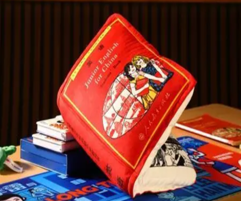 重逢李雷和韩梅梅，出版界也“卷”文创