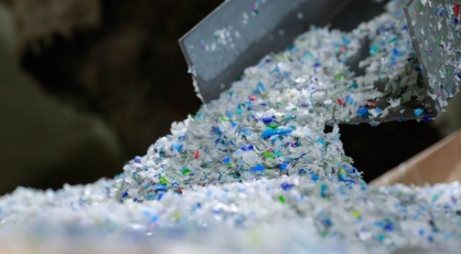 新研究：色彩鲜艳的塑料制品形成微塑料速度更快